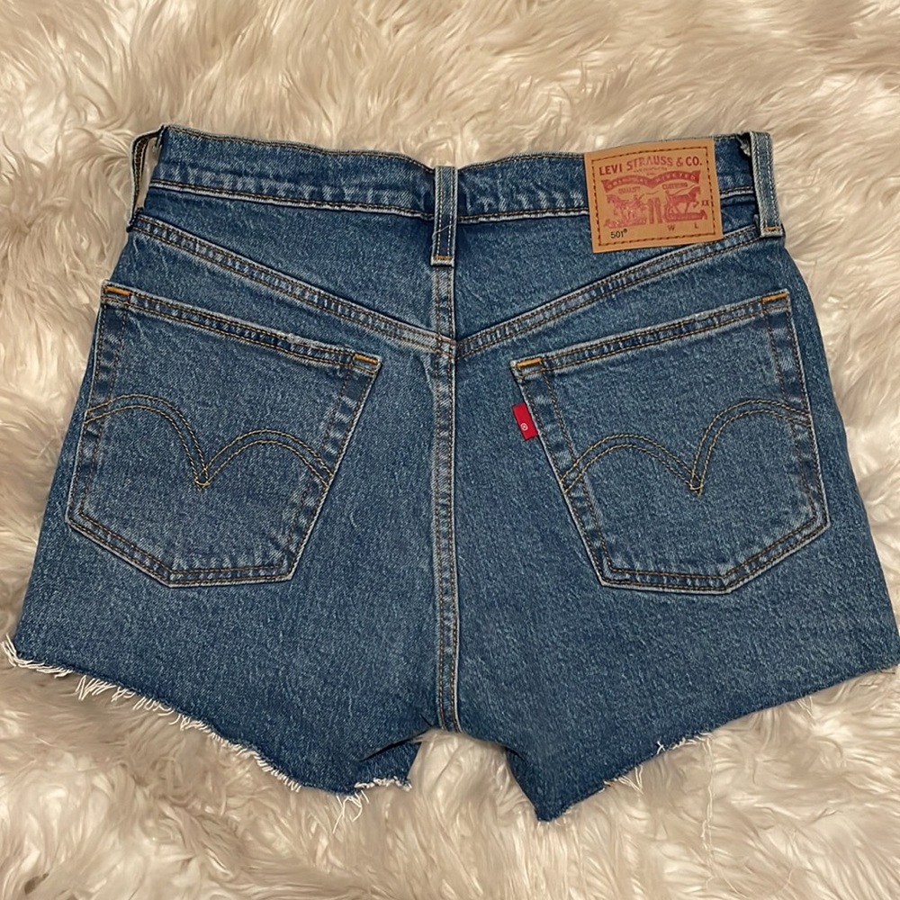 Levi’s 501 Stretch Short-PERFECT CONDITION - Picture 3 of 4